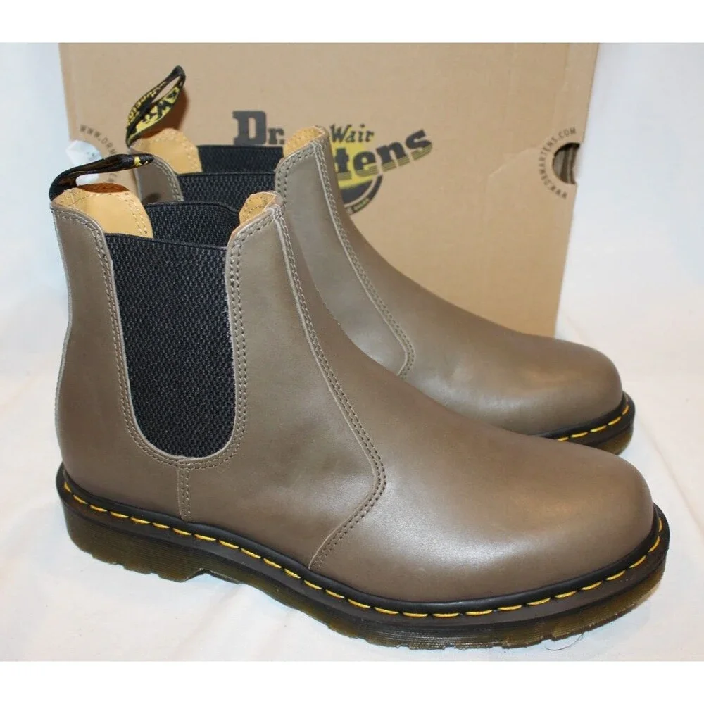 Dr. Martens 2976 Chelsea Boots 11 US 44 EU Olive Carrera Leather NIB $180 - Picture 2 of 8